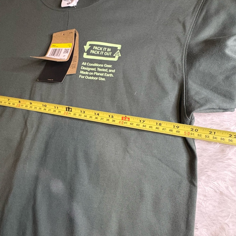 Nike Men's ACG Pickinout Dri-Fit T-Shirt in Vintage Green Size S - Picture 4 of 8